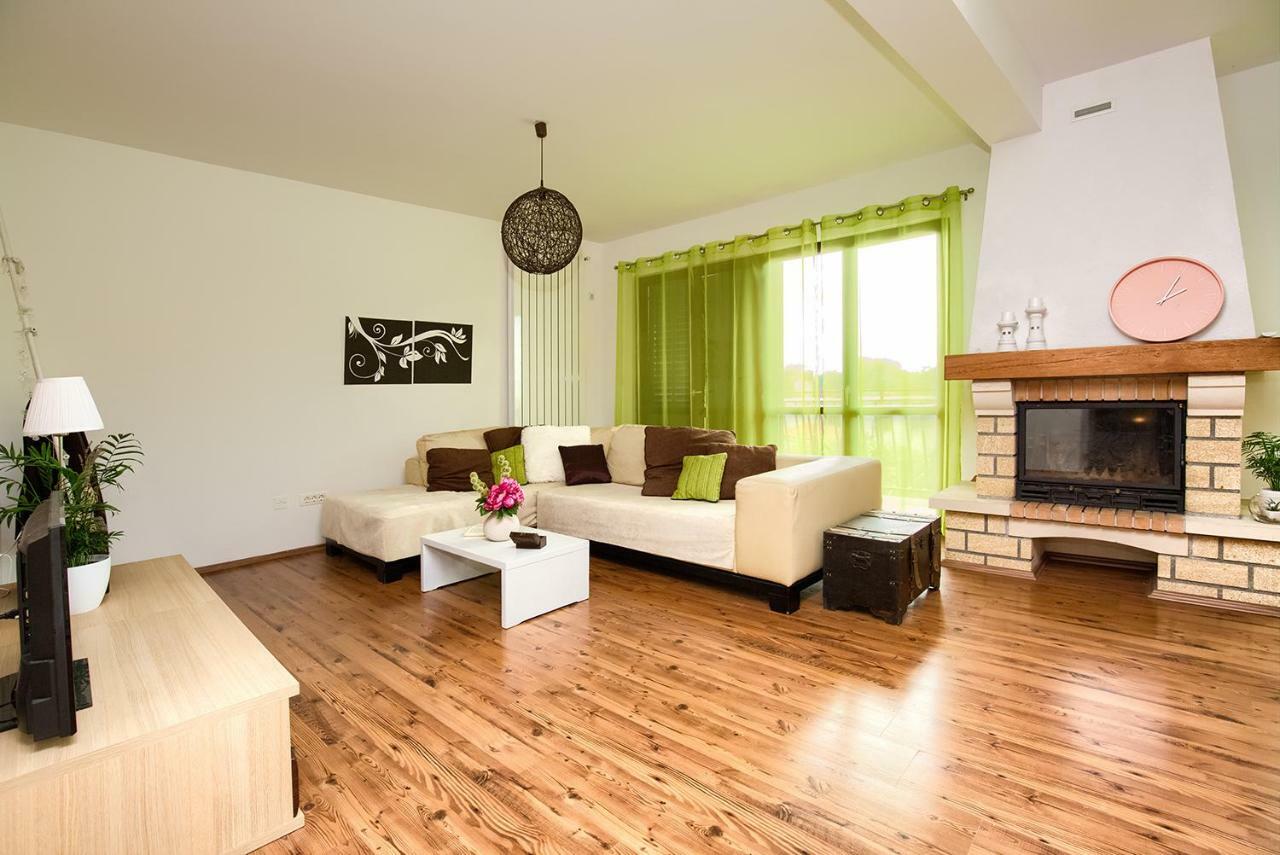 Apartment Lucca เปโรย ภายนอก รูปภาพ